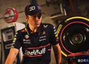 开云体育入口-包含雷诺车队鏖战红牛二队，皮亚斯特里统治全场的词条