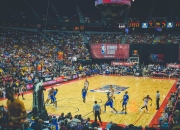 开云体育登录-铁翼遮天蔽日，戈贝尔关键时刻擎起防守之盾—老鹰全面压制太阳战术解析