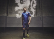 开云官网-绿白风暴席卷法兰西，贝蒂斯欧冠半决赛横扫法国的战术革命