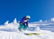 开云体育下载-德甲争冠战之夜，法比尼奥存在感拉满，中场大师如何主宰命运之战