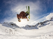 开云体育在线-红牛绝杀索伯！阿隆索制胜一击改写F1格局