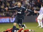 开云下载-赛道上的逆袭，勒克莱尔点燃赛场，雷诺险胜红牛