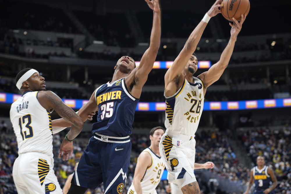 掘金险胜步行者,萨姆·米切尔关键制胜 掘金险胜步行者,萨姆·米切尔关键制胜