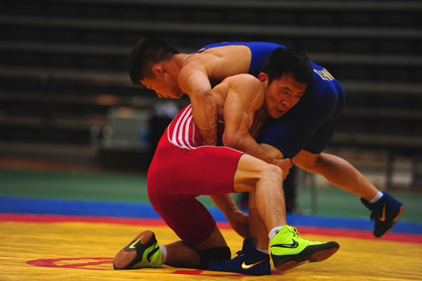 西区半决赛激战正酣,胜者晋级决赛的简单介绍 西区半决赛激战正酣,胜者晋级决赛的简单介绍