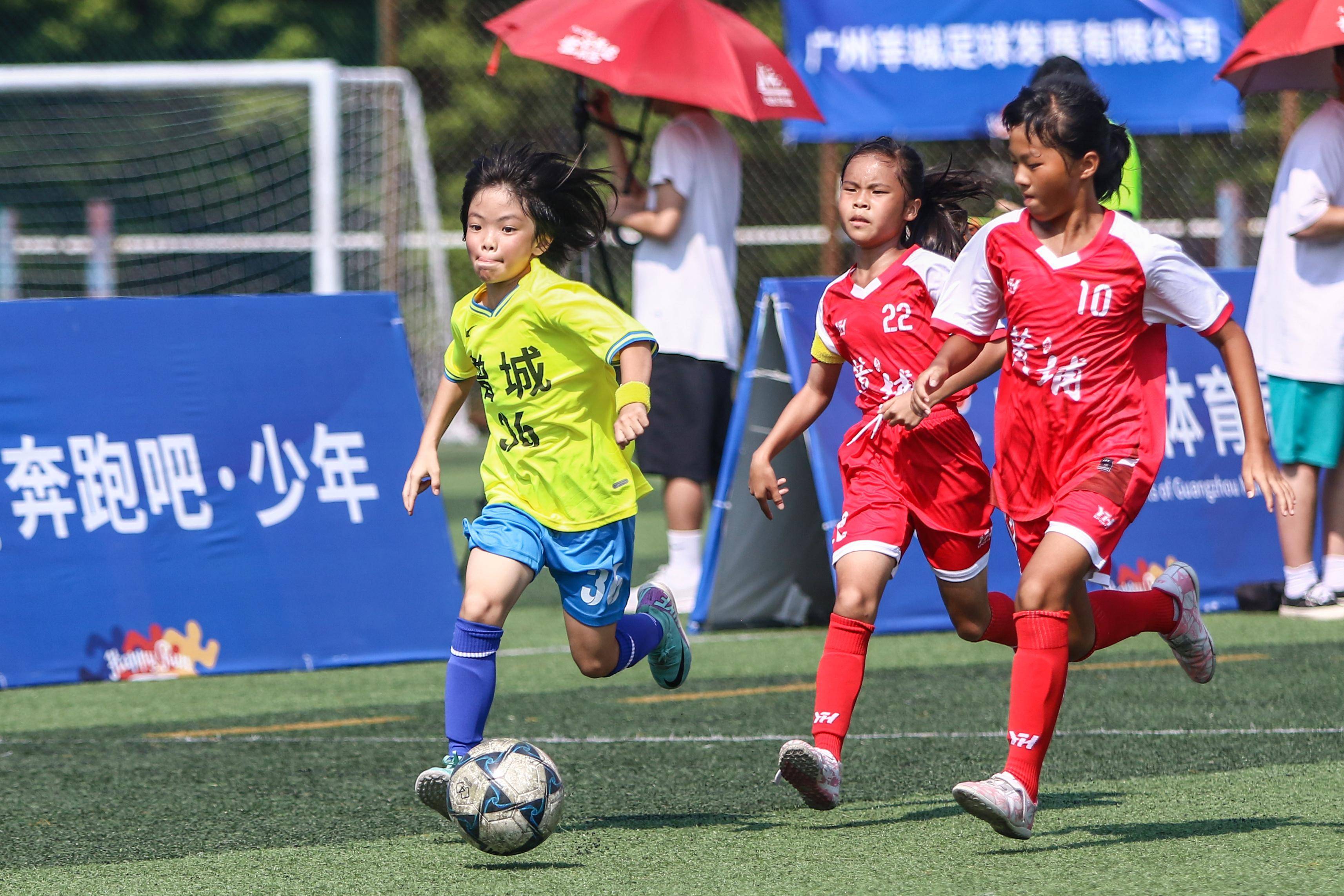 女子足球选拔赛落幕,选手们纷纷获奖的简单介绍 女子足球选拔赛落幕,选手们纷纷获奖的简单介绍