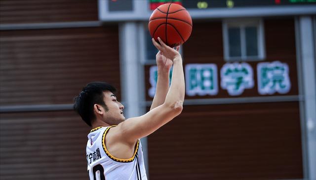 兰州队全员备战,在努力拼搏中争取胜利的简单介绍 兰州队全员备战,在努力拼搏中争取胜利的简单介绍