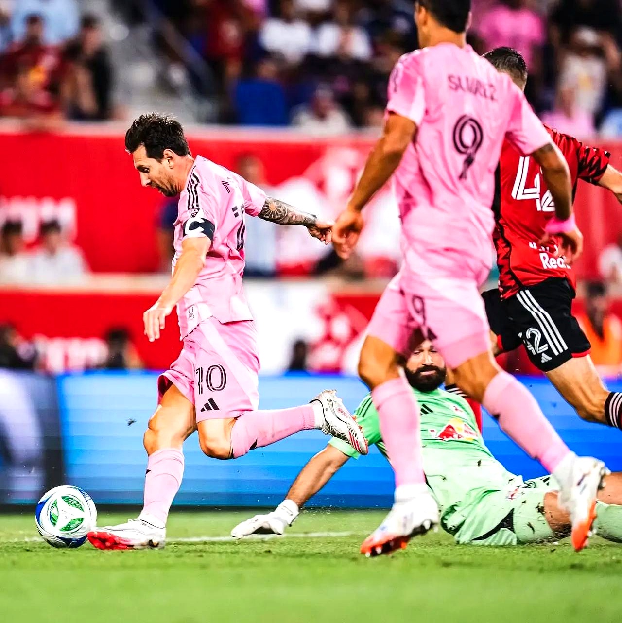 包含梅西绝杀助巴萨逆转,巴伦西亚平局的词条 包含梅西绝杀助巴萨逆转,巴伦西亚平局的词条