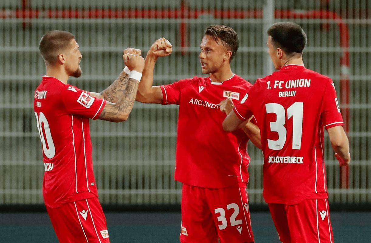 利兹联大胜伯恩茅斯,英超保级前景一片光明的简单介绍 利兹联大胜伯恩茅斯,英超保级前景一片光明的简单介绍