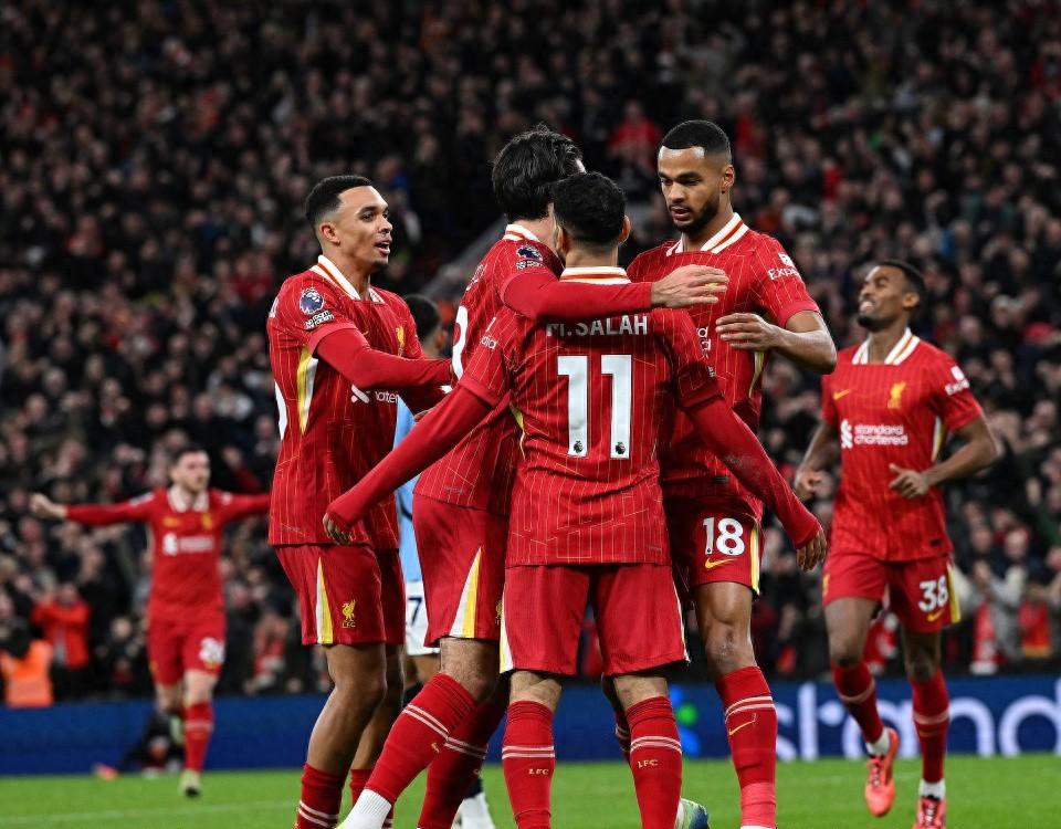 利物浦中场传射得手,助球队领跑 利物浦中场传射得手,助球队领跑