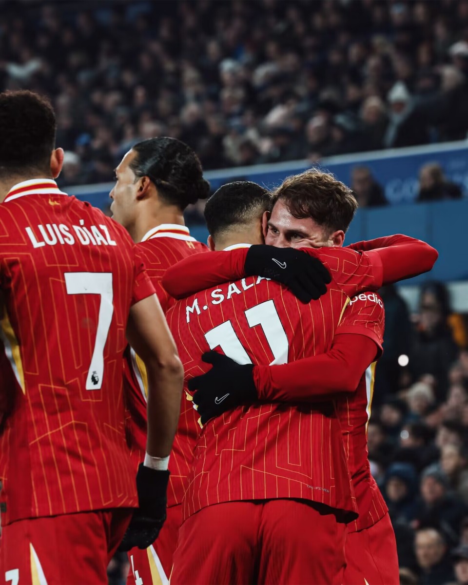 利物浦中场传射得手,助球队领跑 利物浦中场传射得手,助球队领跑