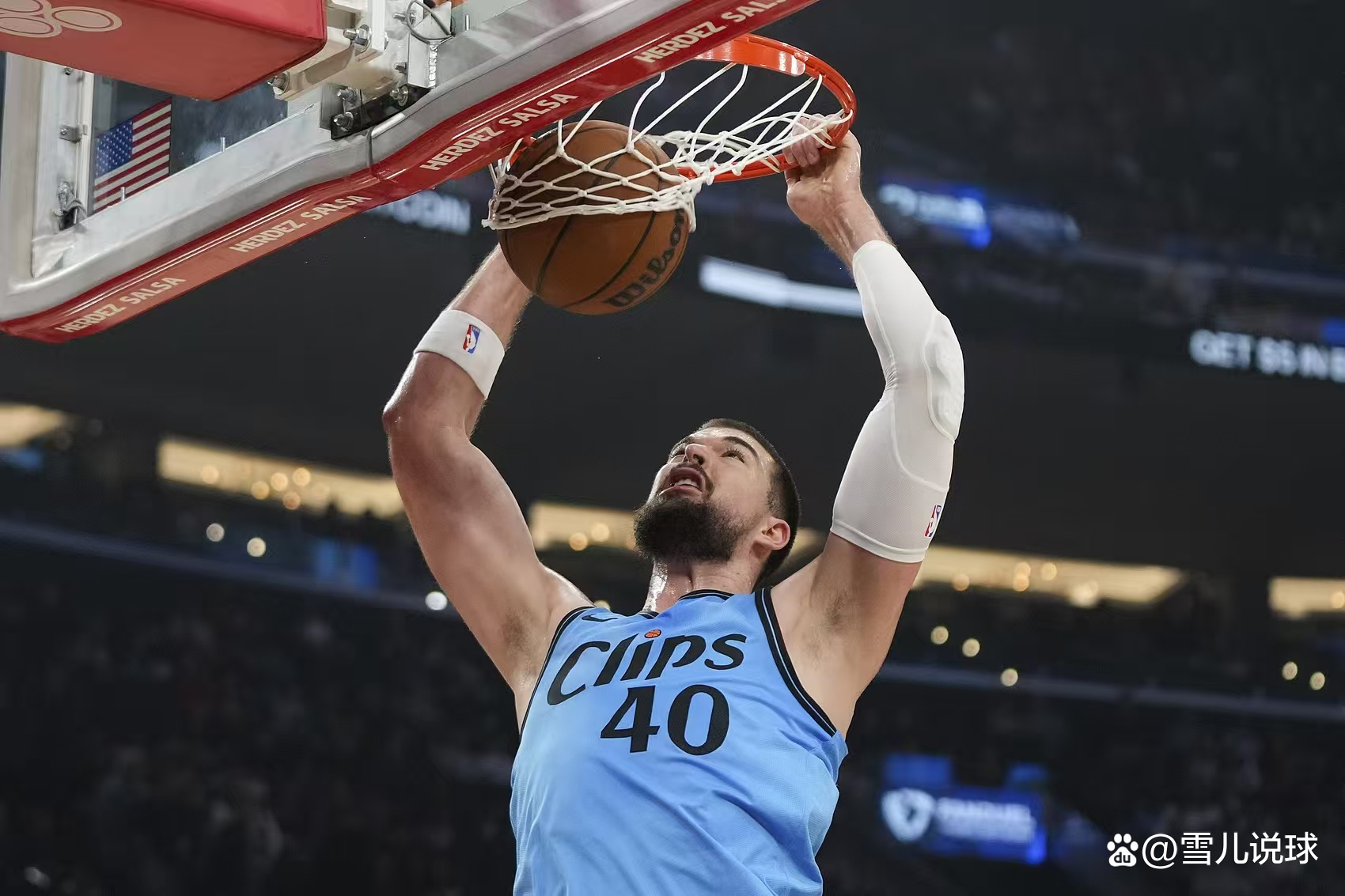 快船碾压雄鹿,易建联高光表现的简单介绍 快船碾压雄鹿,易建联高光表现的简单介绍