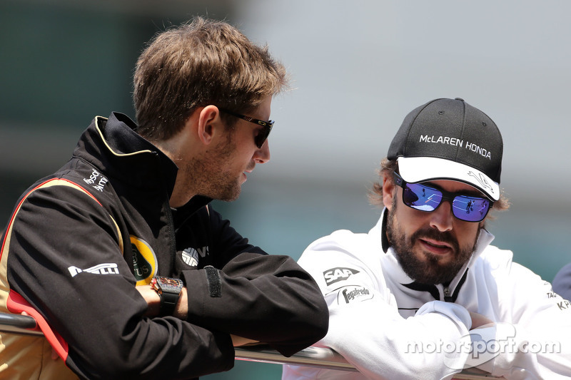 迈凯伦完胜红牛二队，阿隆索统治全场的简单介绍