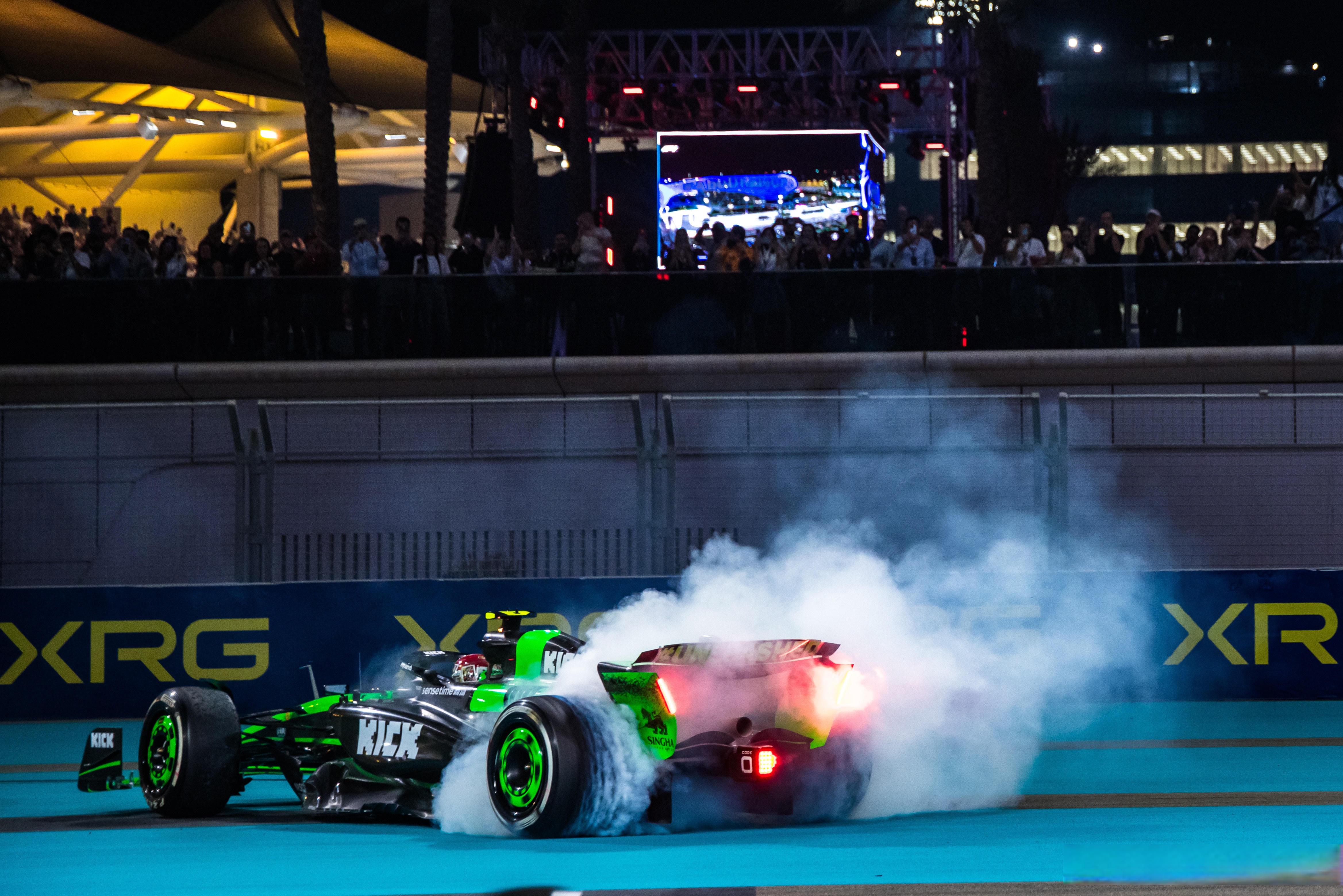 阿斯顿马丁碾压哈斯车队，周冠宇高光表现的简单介绍