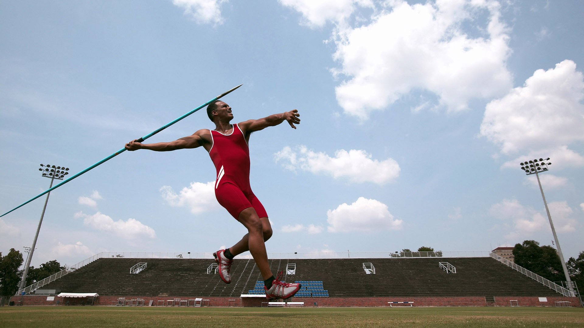 保罗末节爆发接管比赛，活塞提前终结悬念广厦队无缘逆转