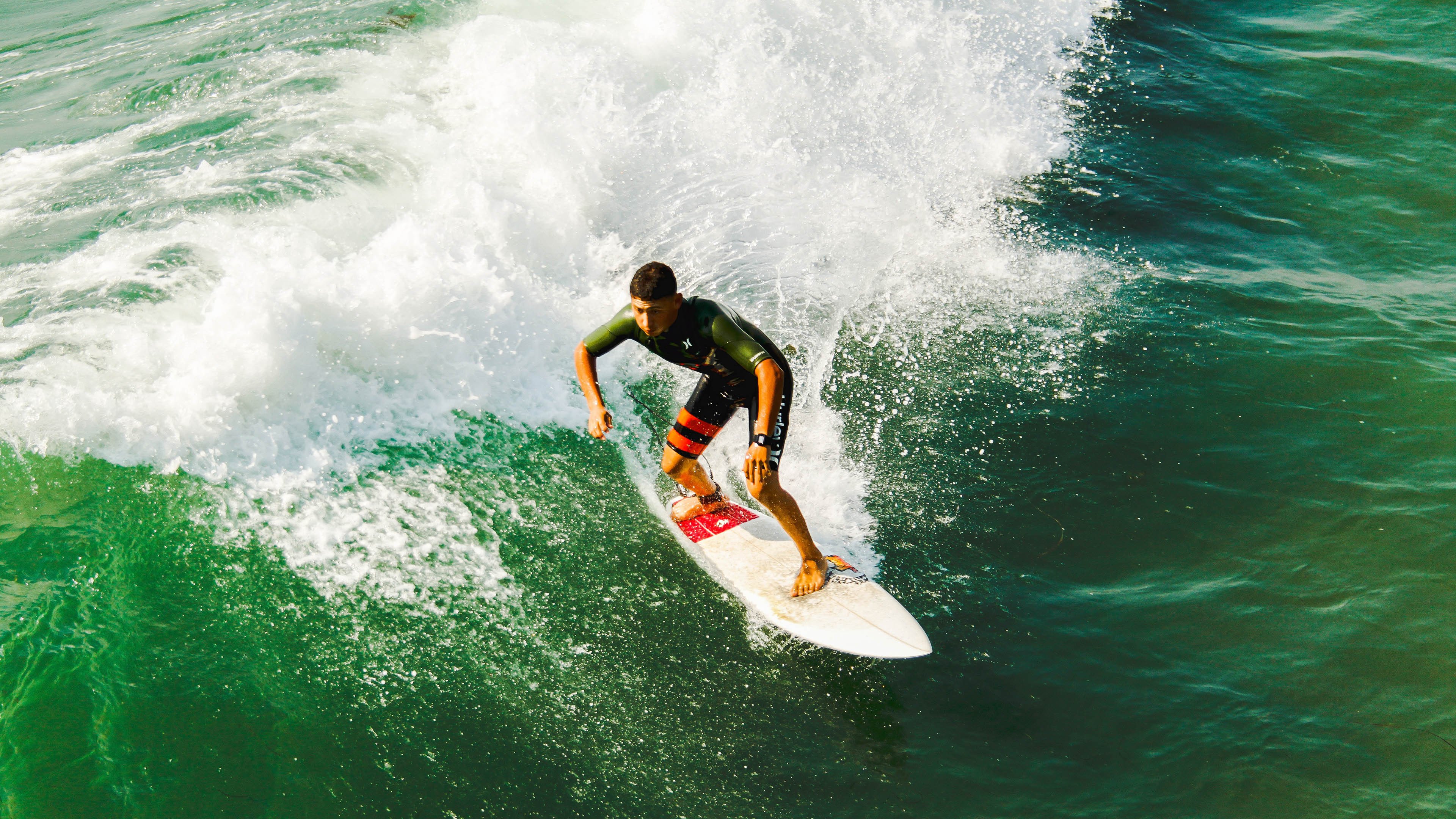 国王连续得分压制广厦队，米切尔成关键先生