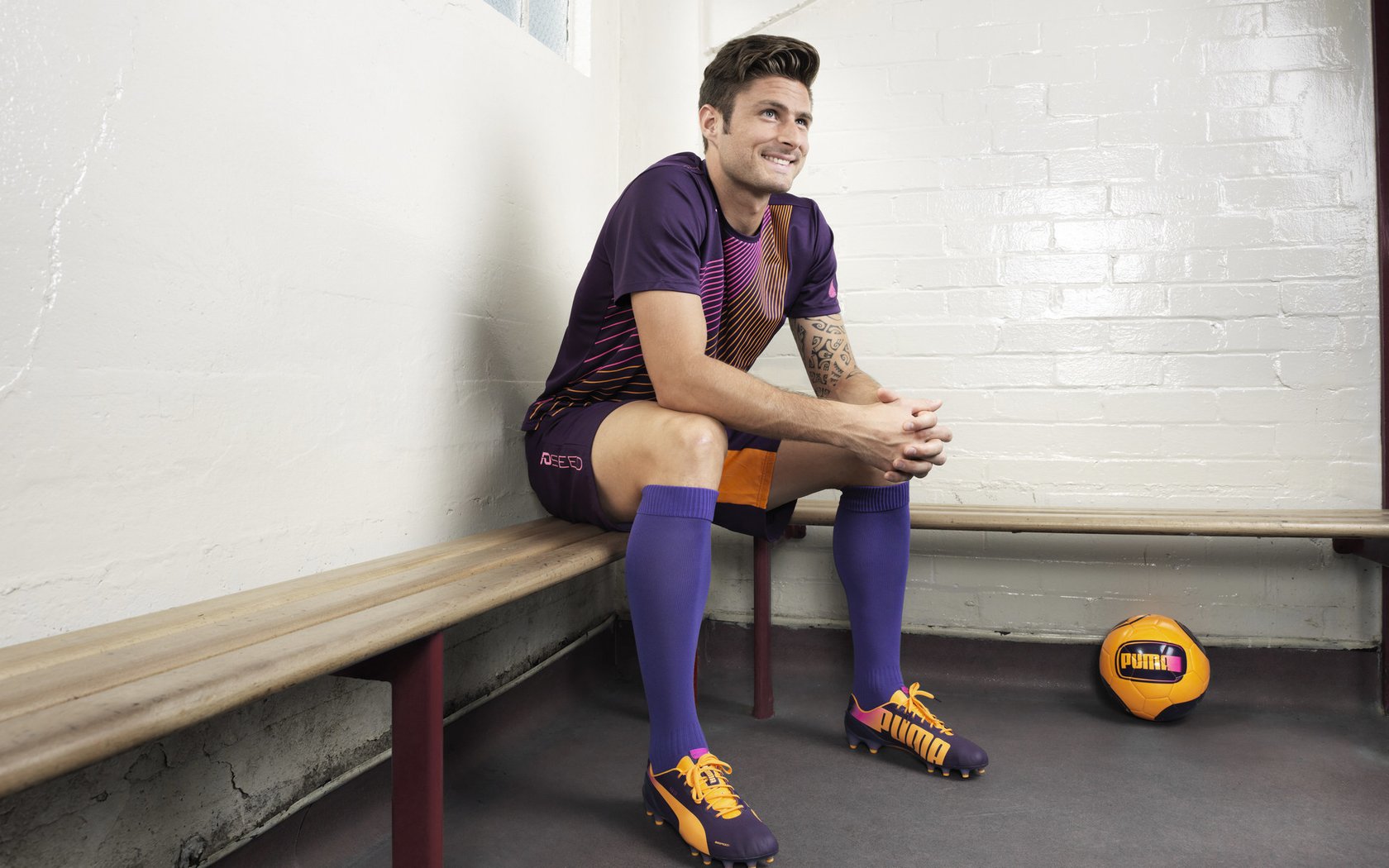 老鹰制霸活塞，布克化身关键先生，一场定义赛季的胜利