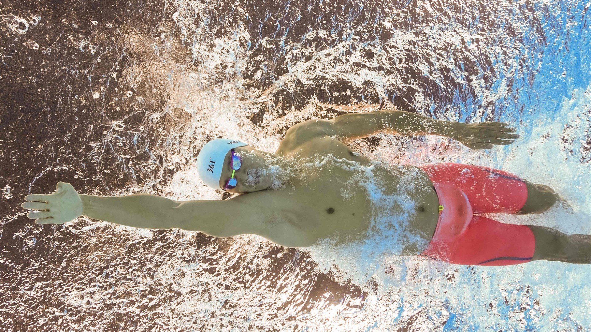 绿茵场上的双重变奏，劳塔罗的掌控艺术与伊拉克足球的逆袭制霸