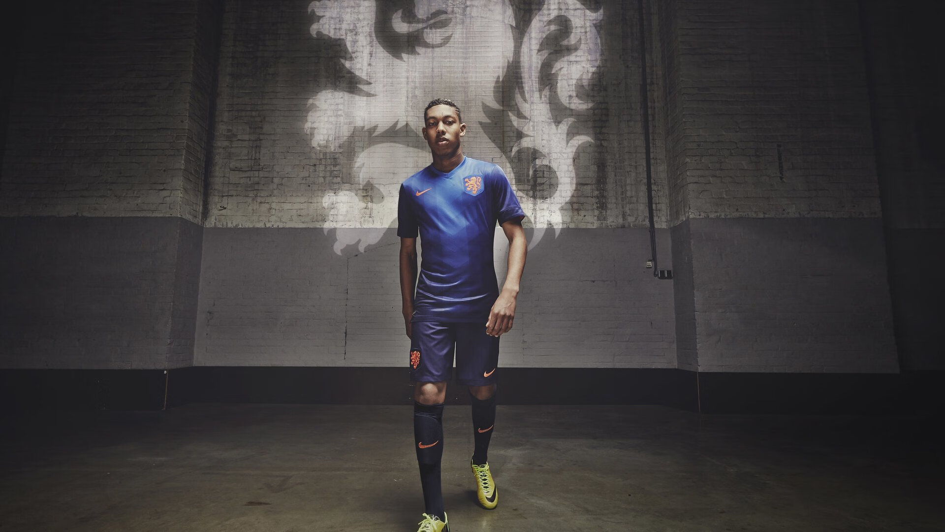 诺坎普奇迹与桑巴新星，当巴萨逆转塞内加尔，维尼修斯惊艳四座